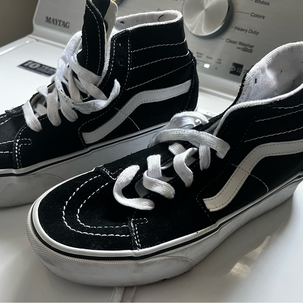 Vans Black and White Sneakers Classic Low-Top Design